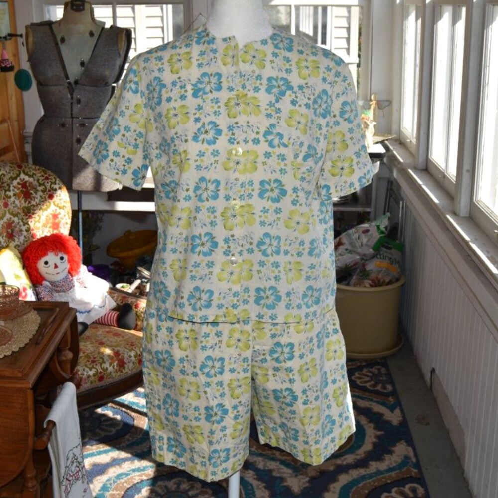 Vintage 60s Floral Cotton Shorts Set Mod Blue Green Daisy 2pc Summer Play Set XS